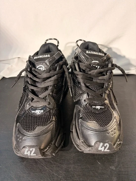 Balenciaga runners size 9 good Condition - Picture 4 of 5